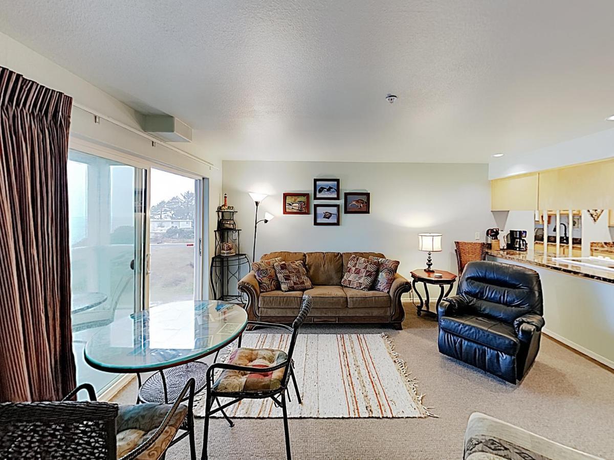 New Listing! Bay-View Beauty With Private Balcony Condo Лінкольн-Сіті Екстер'єр фото