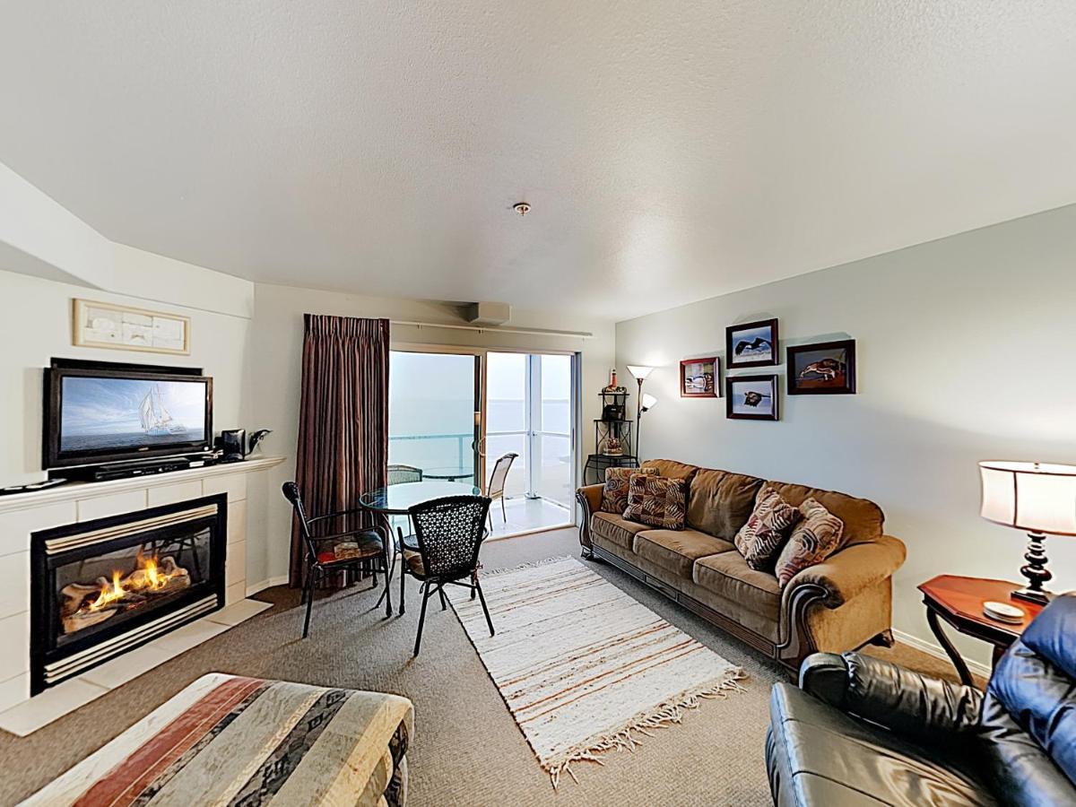 New Listing! Bay-View Beauty With Private Balcony Condo Лінкольн-Сіті Екстер'єр фото