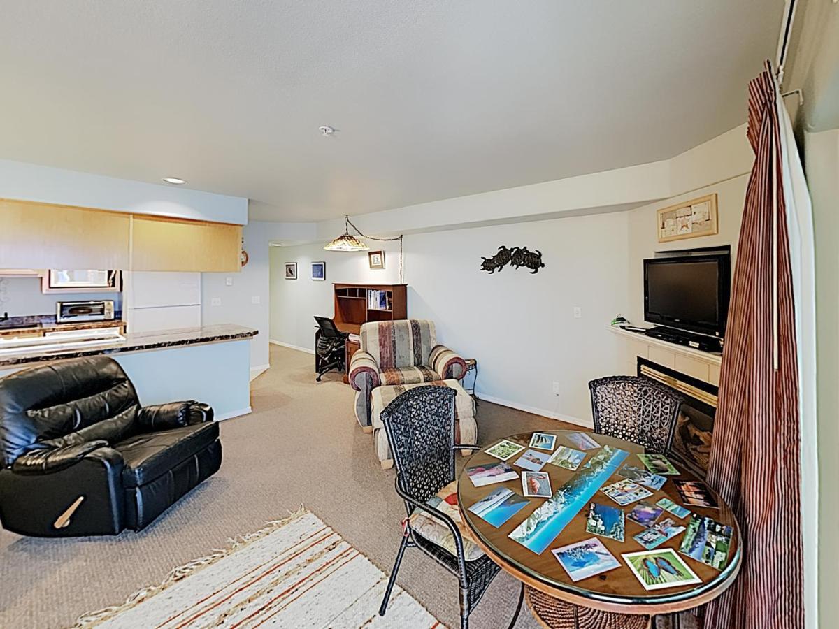 New Listing! Bay-View Beauty With Private Balcony Condo Лінкольн-Сіті Екстер'єр фото